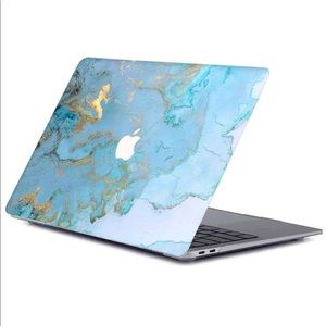 Hard case for MacBook Pro 13”. Blue marble